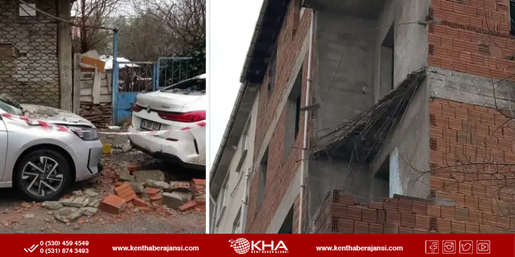 Sultanbeyli’de Metruk Binanın Balkonu Çöktü: Park Halindeki 2 Araç Hasar Gördü
