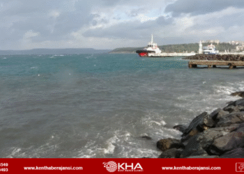 Çanakkale Boğazı transit gemi geçişlerine kapatıldı