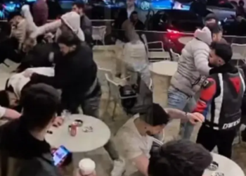 Kafe savaş alanına döndü