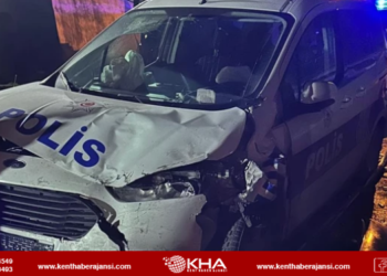 Polis Aracı ile Minibüs Çarpıştı: 3 Yaralı