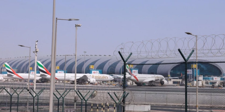 Orta Doğu’da Hava Sahası Krizi: Büyük Havalimanları Kapalı, Bilet Fiyatları Uçtu