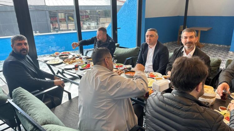 MUŞLULAR TEK YÜREK! KRİTİK TOPLANTI KAHVALTIDA GERÇEKLEŞTİ