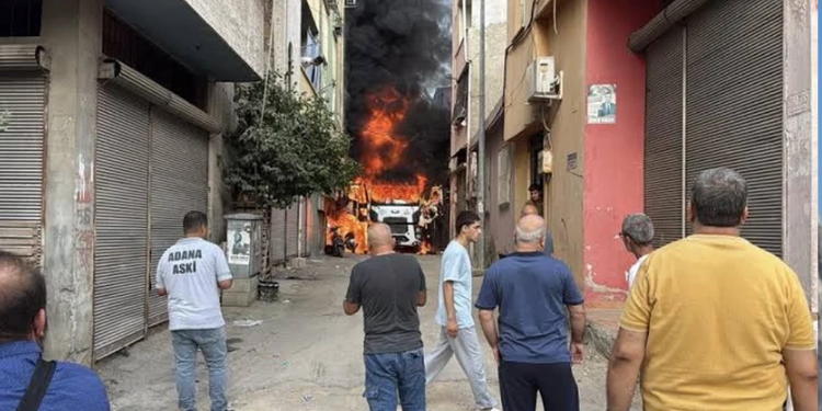 Adana’da ASKİ Skandalı: Vidanjörü Çalışır Bırakıp Çay İçmeye Gittiler, Çıkan Yangında Mahalle Savaş Alanına Döndü!
