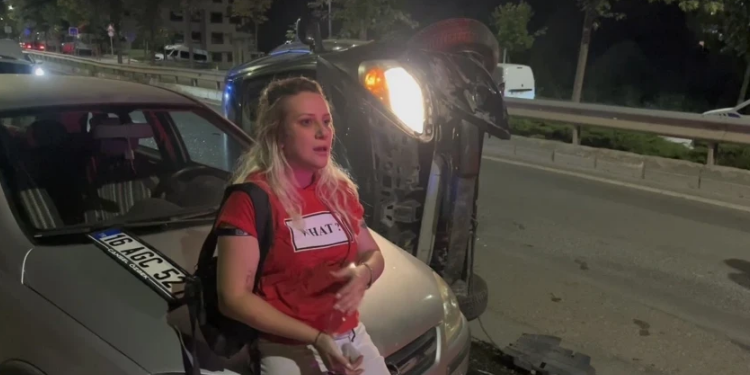 Bursa’da 2.34 Promil Alkollü Sürücü Dehşet Saçtı: Yan Yatan Araçtan Telefonunu İstedi, Polisi Çileden Çıkardı!