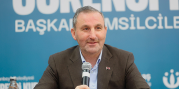 Sultanbeyli’de Gençlerin Sesi Yönetime Yansıyor: Başkan Ali Tombaş Öğrenci Temsilcileriyle Buluştu!