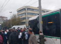 Kocaeli’de tramvayın çarptığı 2 kişi yaralandı